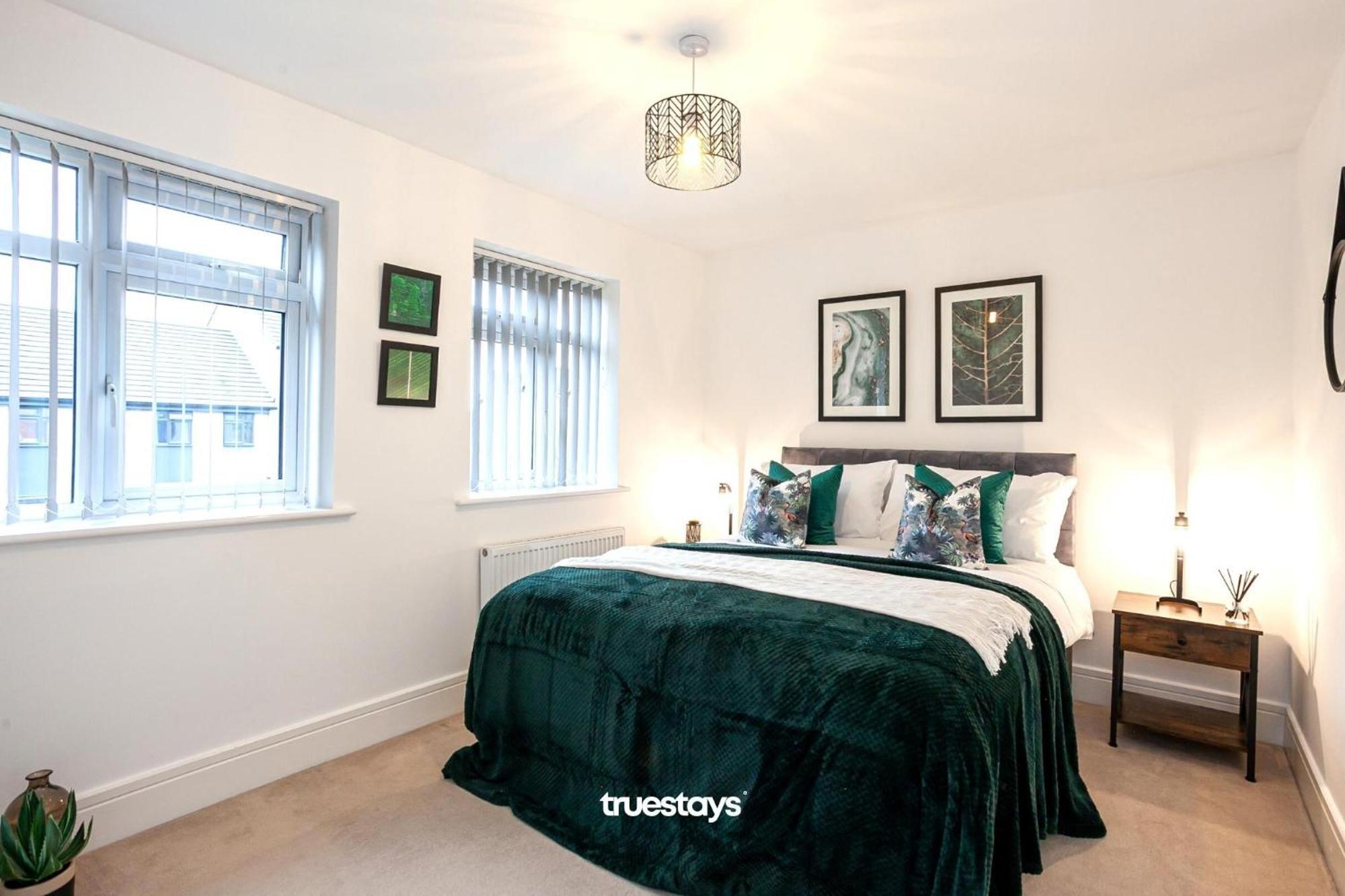 Ambassador House By Truestays - Luxury 4 Bedroom House In Stoke-On-Trent Etruria ภายนอก รูปภาพ