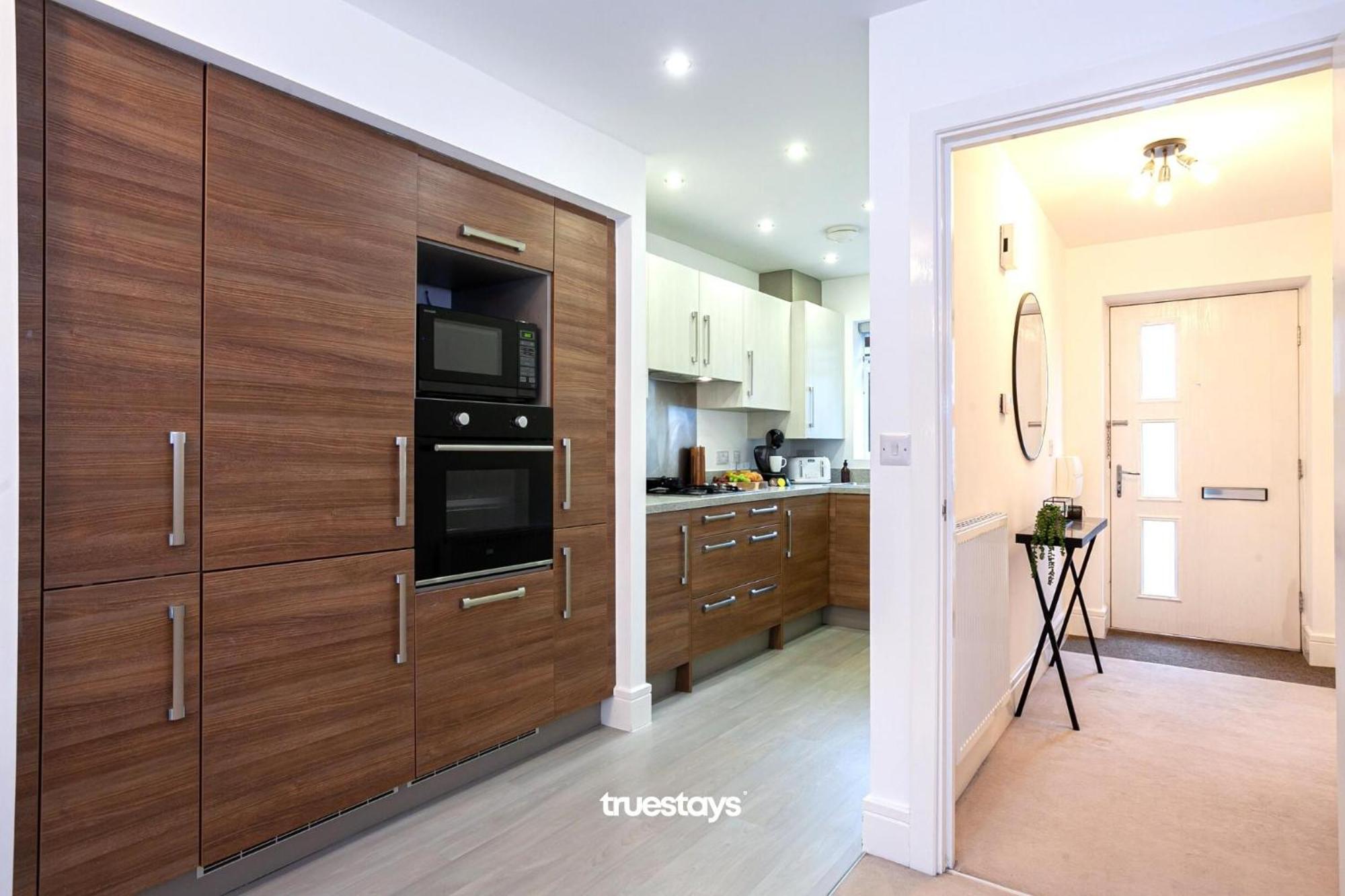 Ambassador House By Truestays - Luxury 4 Bedroom House In Stoke-On-Trent Etruria ภายนอก รูปภาพ
