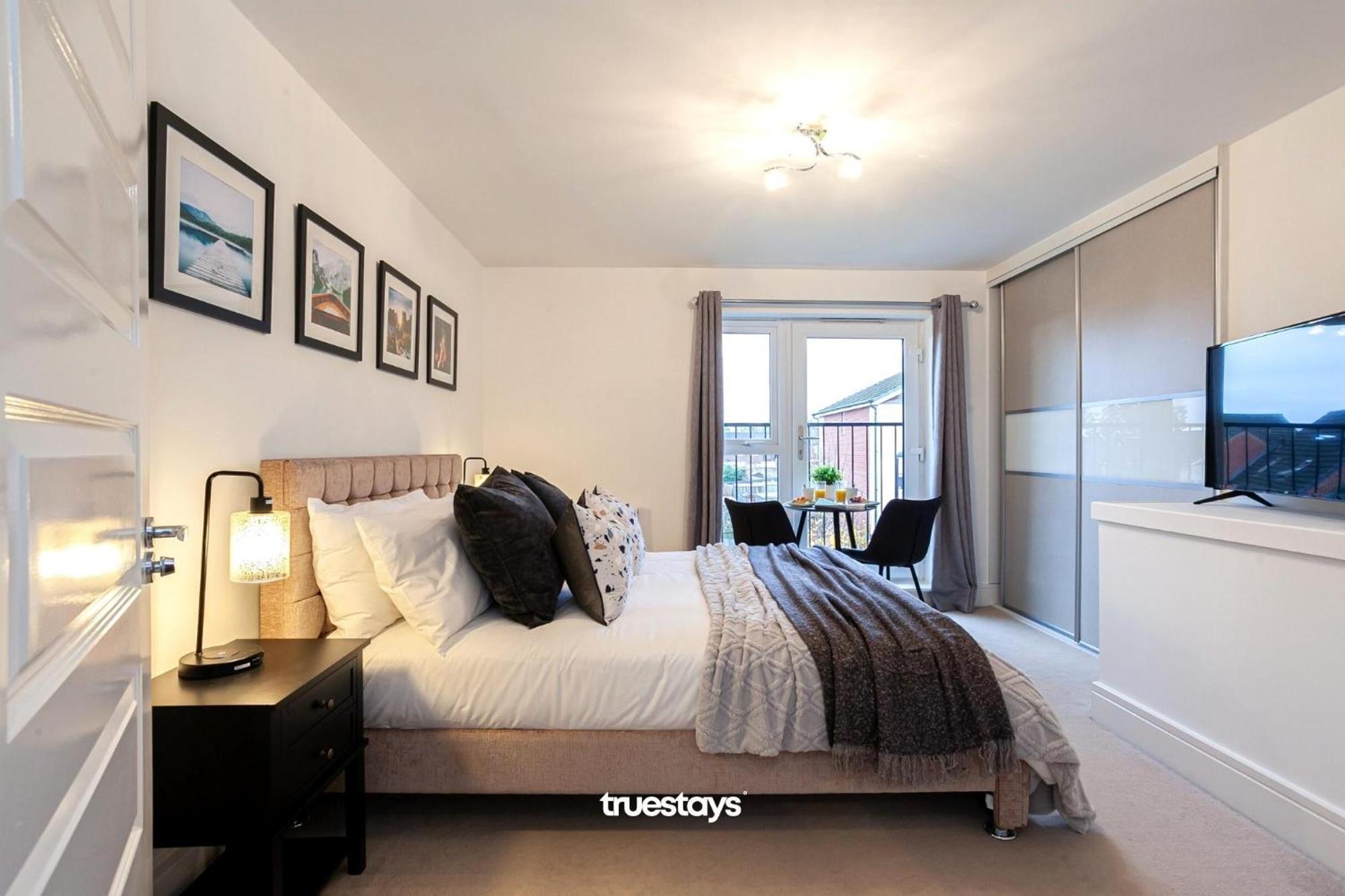 Ambassador House By Truestays - Luxury 4 Bedroom House In Stoke-On-Trent Etruria ภายนอก รูปภาพ