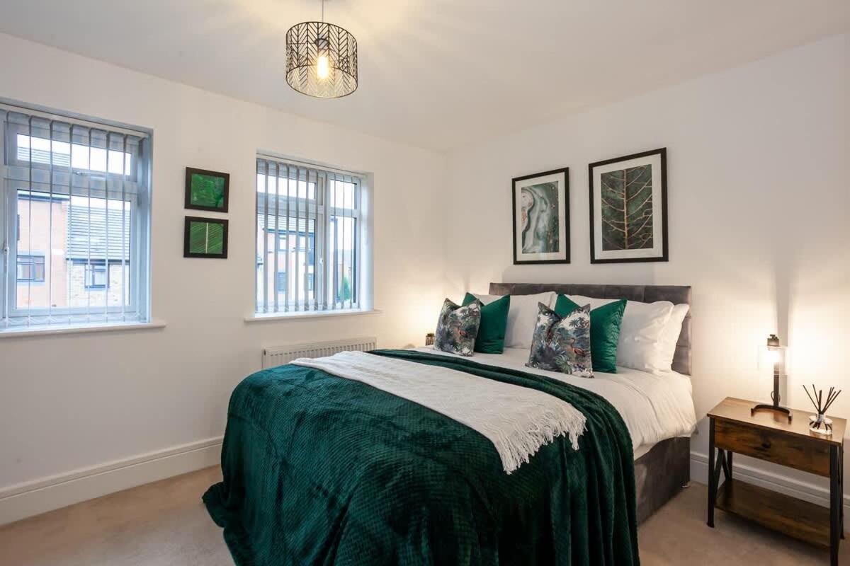 Ambassador House By Truestays - Luxury 4 Bedroom House In Stoke-On-Trent Etruria ภายนอก รูปภาพ